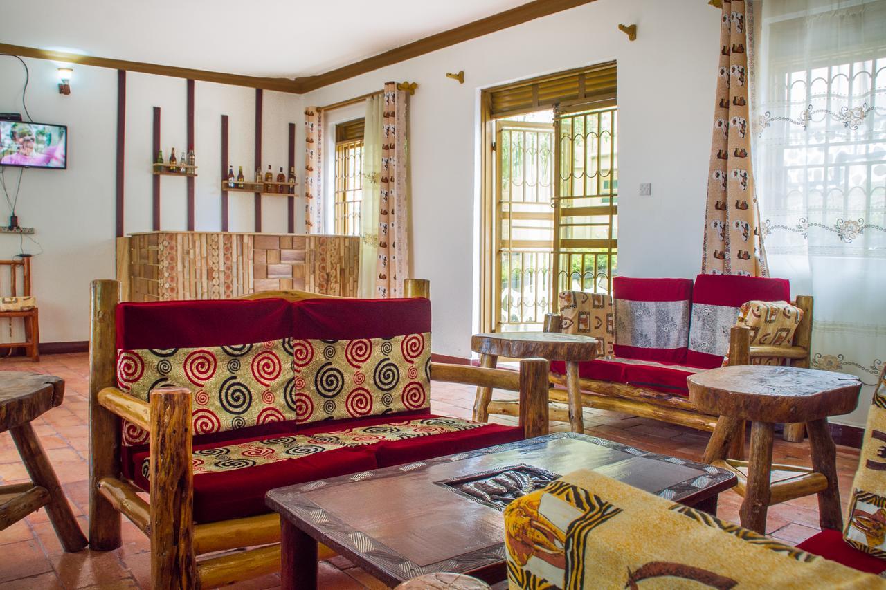 Queen Elizabeth Pvt Lodge Kichwamba Exteriör bild