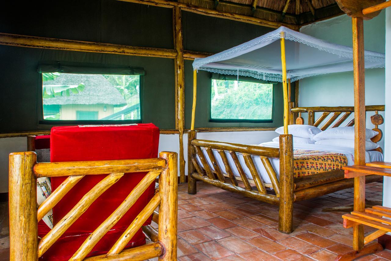 Queen Elizabeth Pvt Lodge Kichwamba Exteriör bild