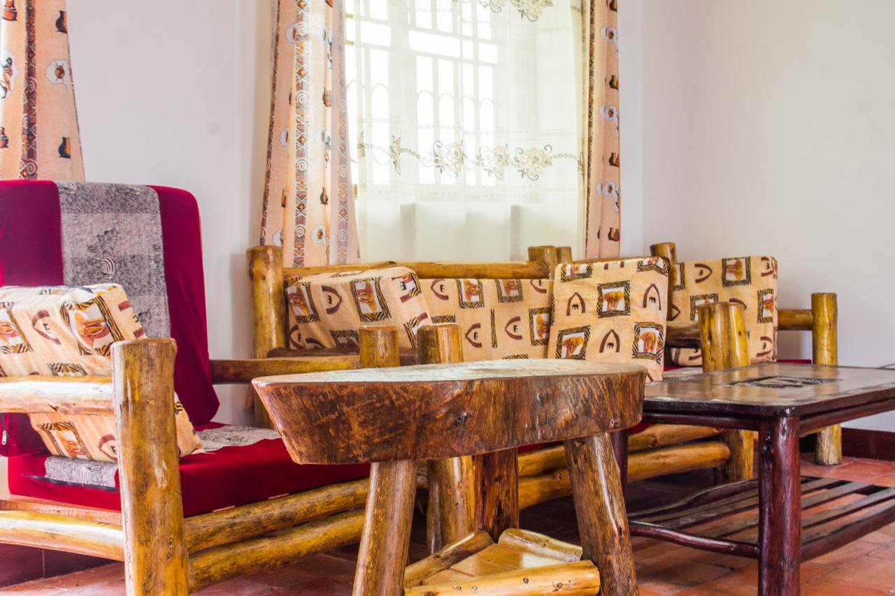 Queen Elizabeth Pvt Lodge Kichwamba Exteriör bild