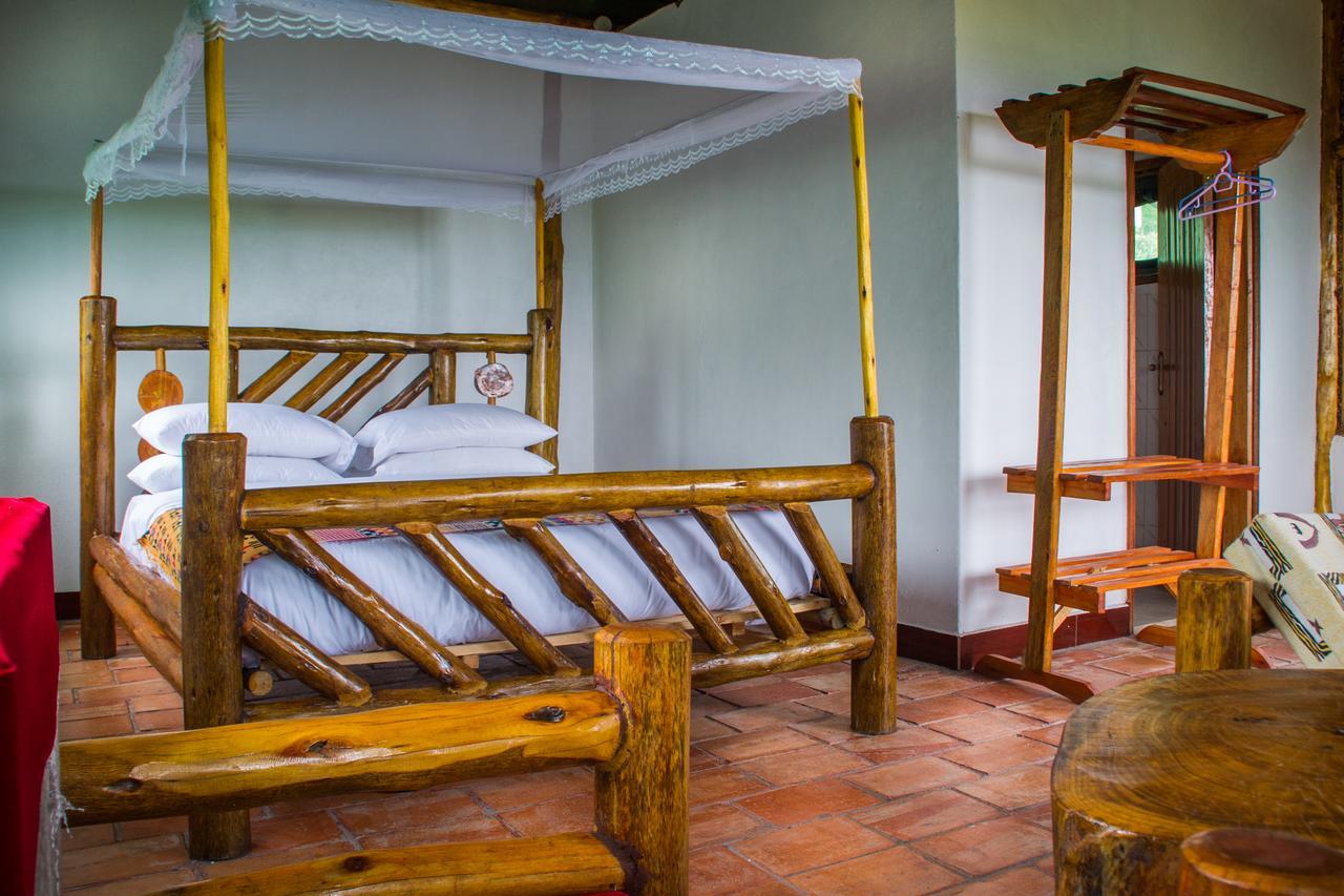 Queen Elizabeth Pvt Lodge Kichwamba Exteriör bild