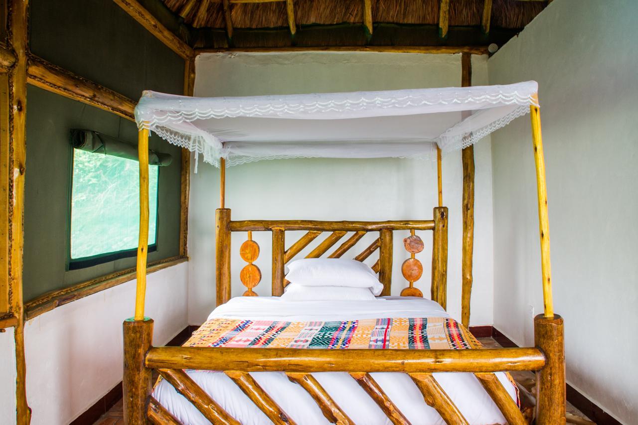 Queen Elizabeth Pvt Lodge Kichwamba Exteriör bild