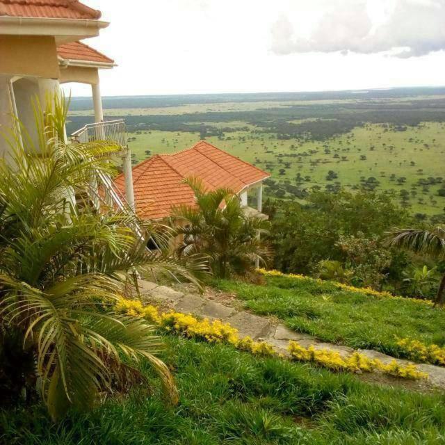Queen Elizabeth Pvt Lodge Kichwamba Exteriör bild